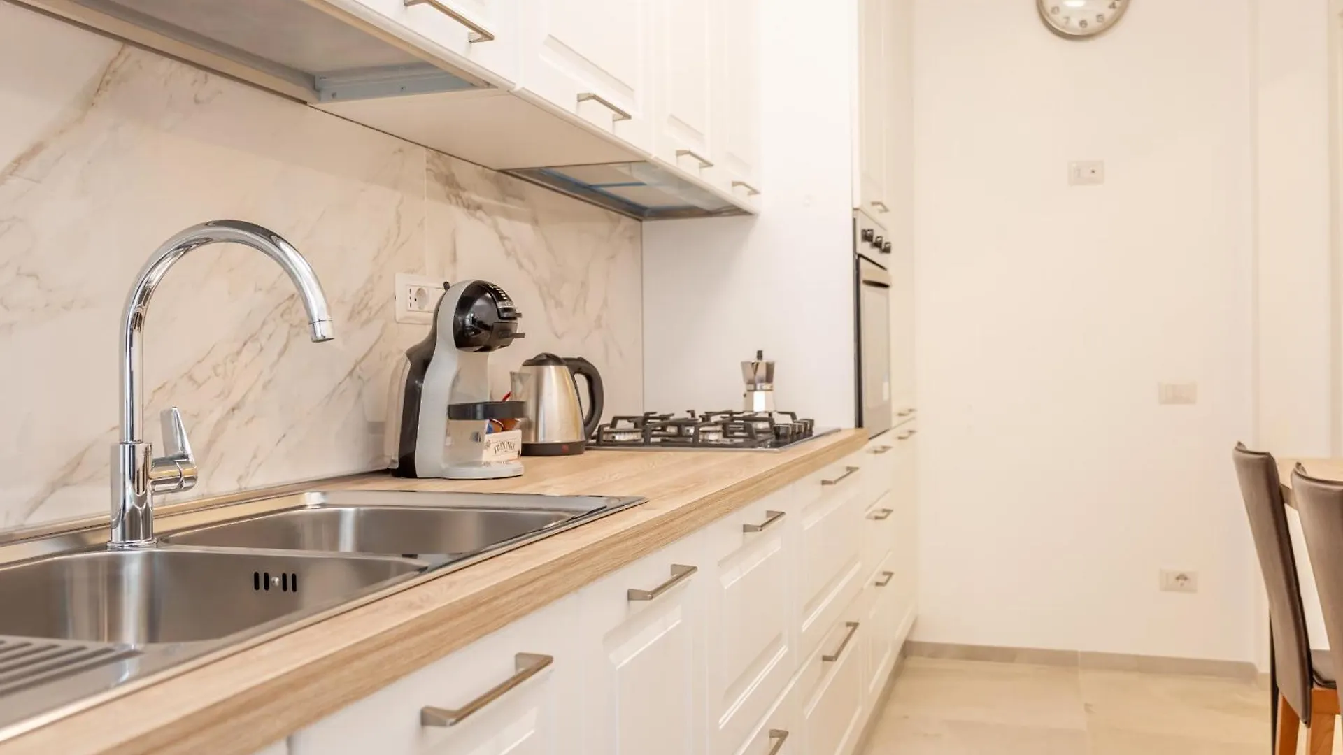 2-Bedroom Retreat Near Metro & Parks Rome 0*,