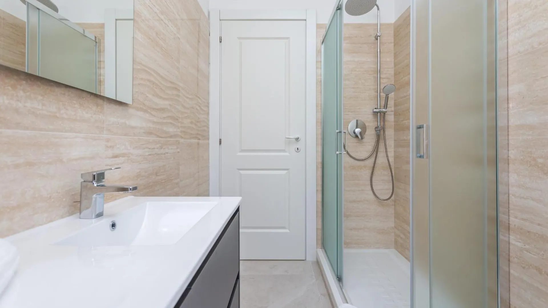 2-Bedroom Retreat Near Metro & Parks Rome 0*,  Italy