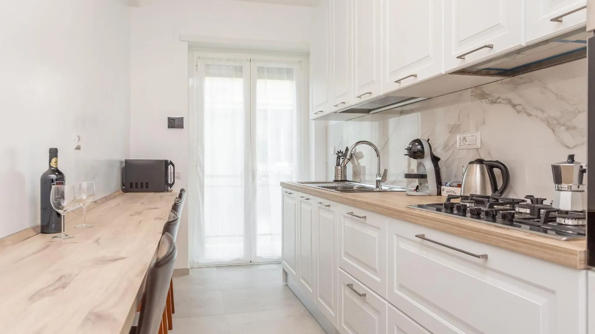 2-Bedroom Retreat Near Metro & Parks Rome Apartment