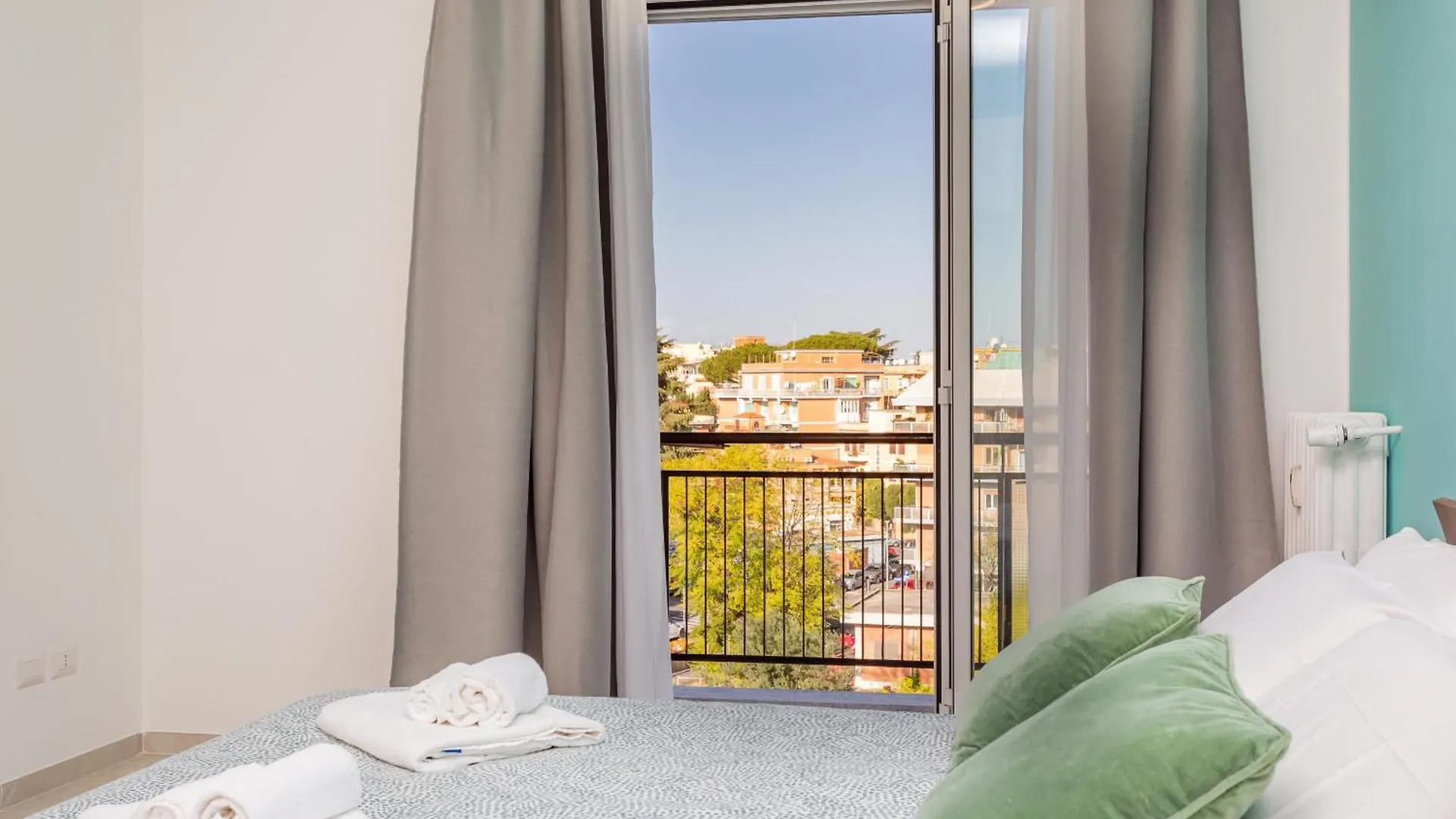2-Bedroom Retreat Near Metro & Parks Rome Italy