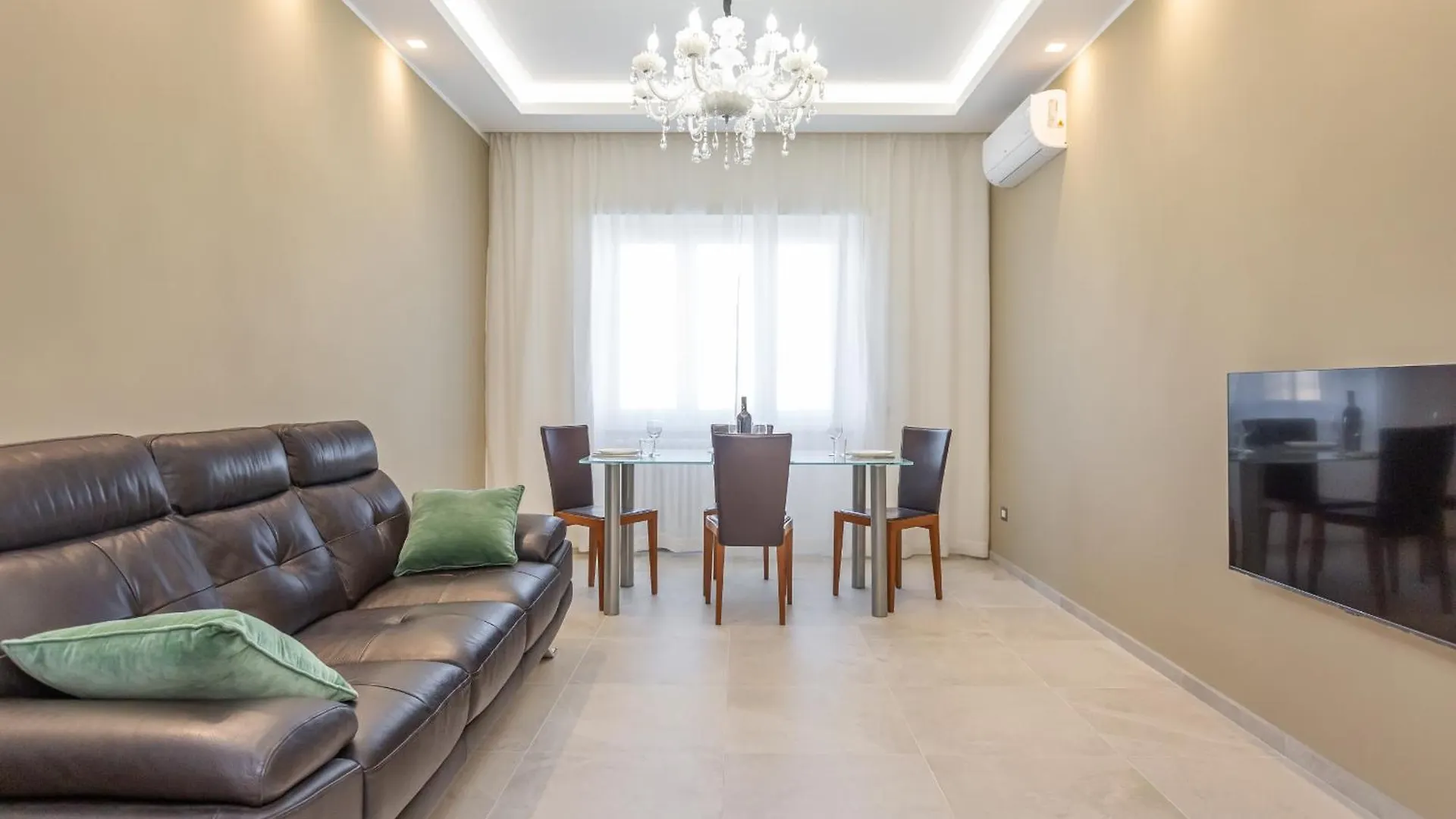 2-Bedroom Retreat Near Metro & Parks Rome