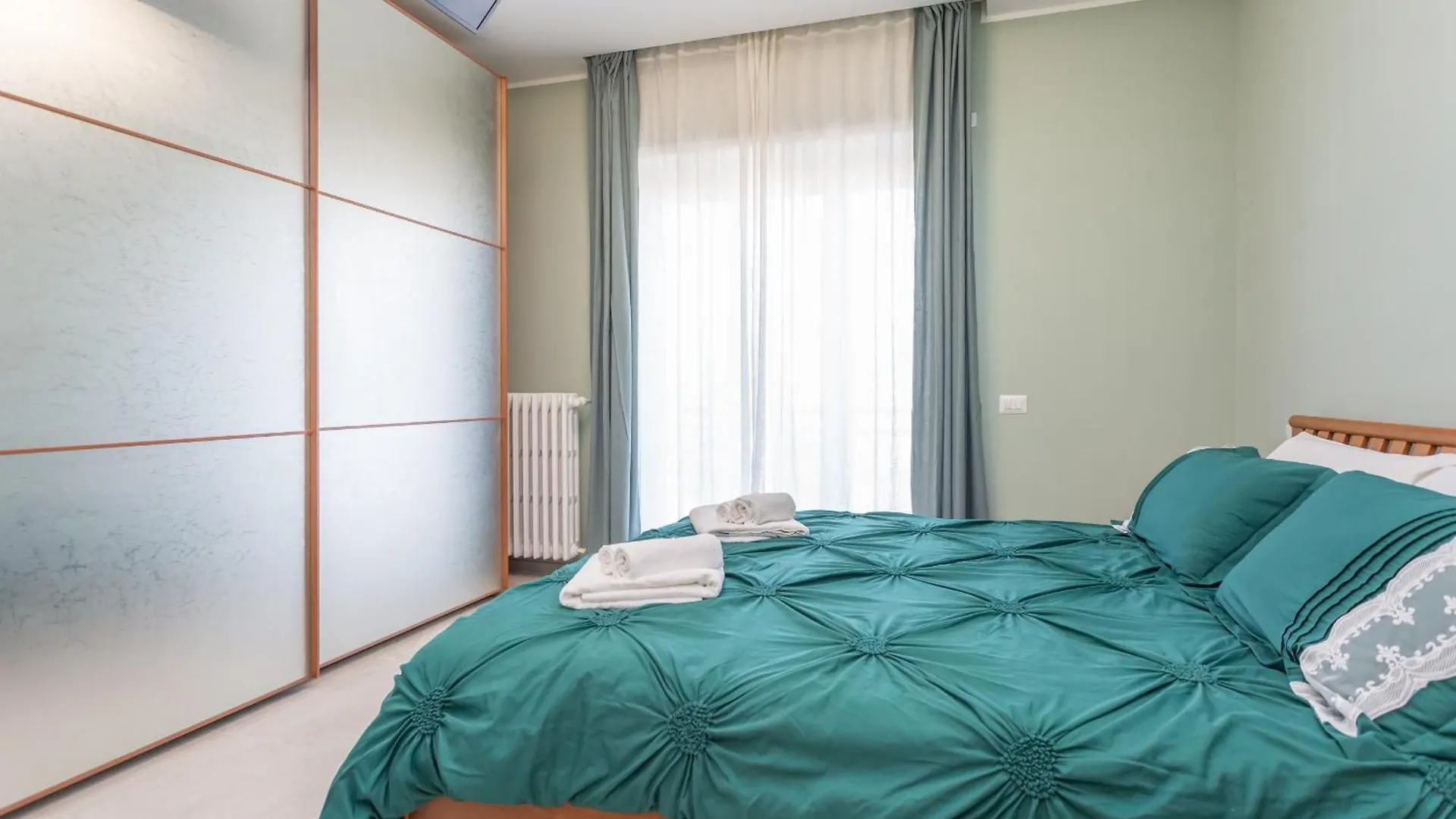 2-Bedroom Retreat Near Metro & Parks 罗马 公寓