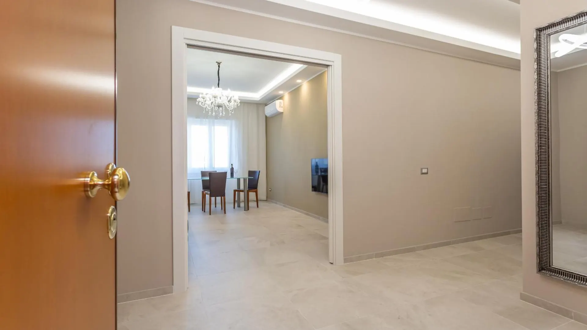 2-Bedroom Retreat Near Metro & Parks 罗马 0*,  意大利