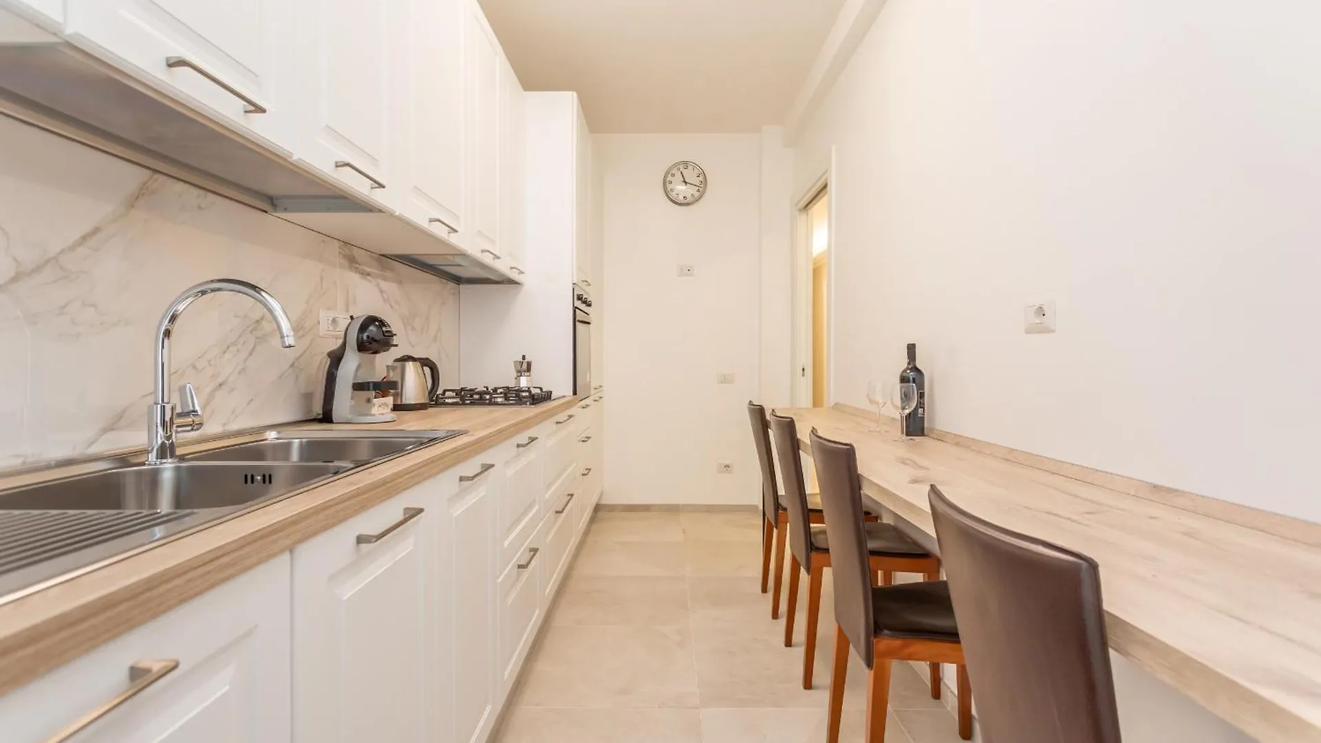 2-Bedroom Retreat Near Metro & Parks 罗马