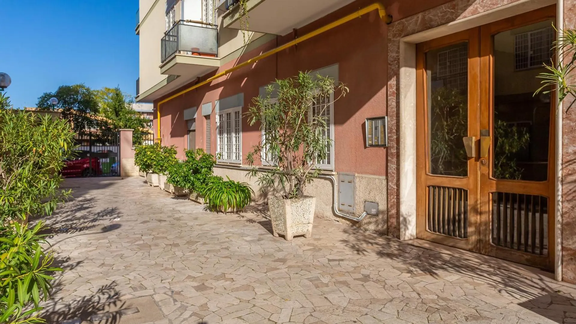 2-Bedroom Retreat Near Metro & Parks 罗马