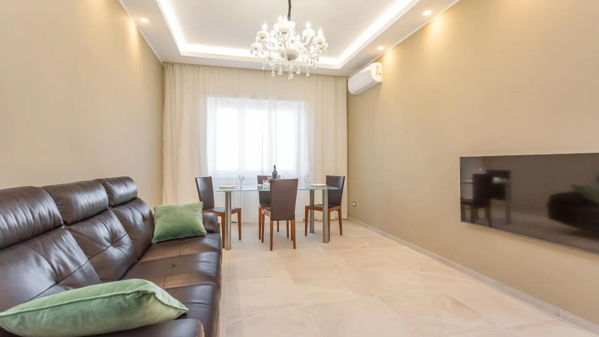 2-Bedroom Retreat Near Metro & Parks 罗马