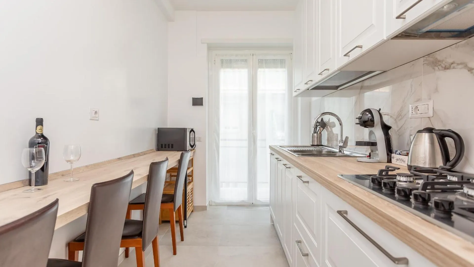 2-Bedroom Retreat Near Metro & Parks 罗马 公寓